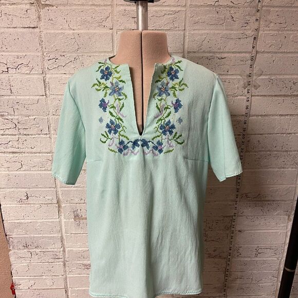 Vintage Short Sleeve Embroidered 60's Blouse Shirt Mint Medium - Picture 2 of 8